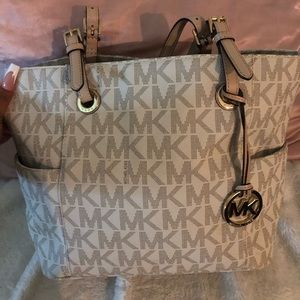 MK tote